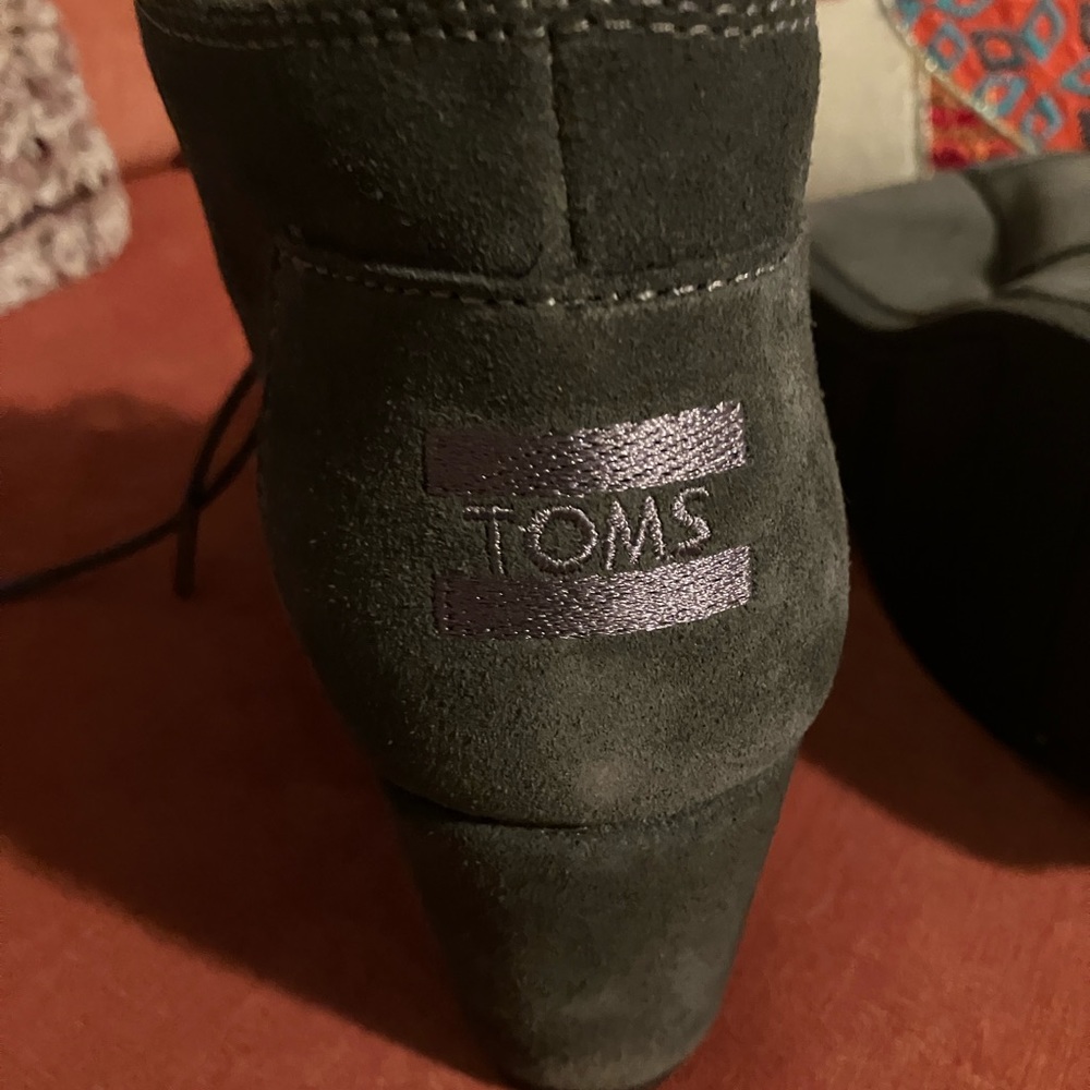 Toms - Picture 4 of 4